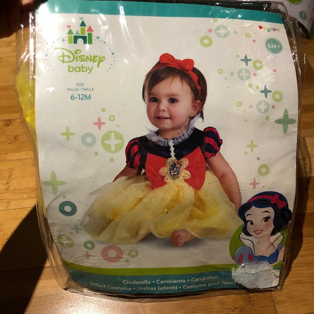 Disney baby Snow White costume sz 6-12 months